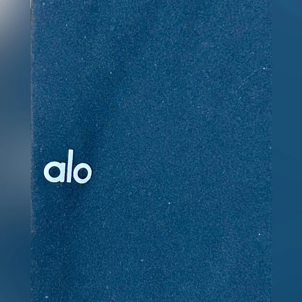 Alo Yoga High Waist Airbrush Facet Leggings in black Size Large - Picture 7 of 7